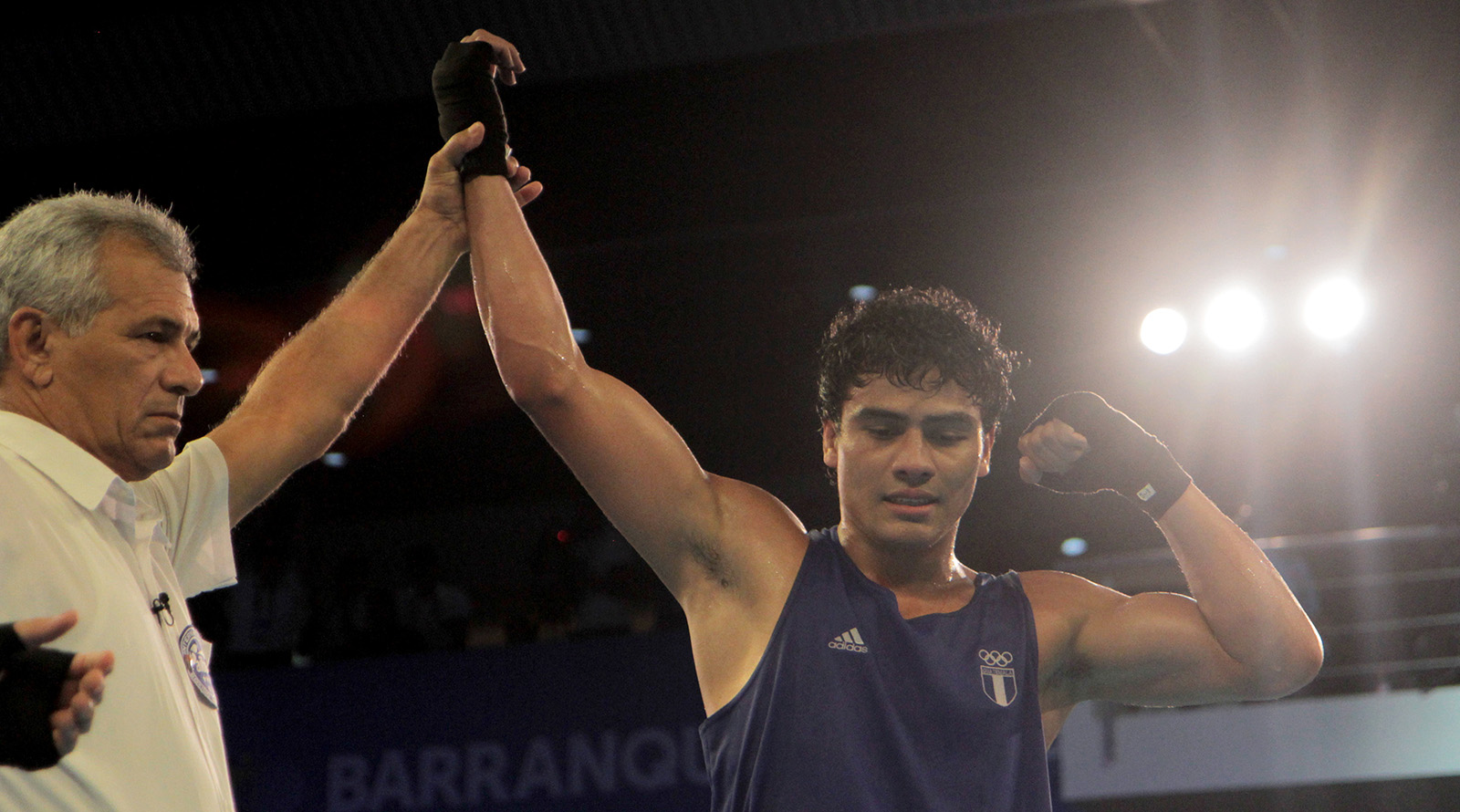 Lester Martínez venció al puertorriqueño Luis Rodríguez y se hizo un lugar en la final de la categoría -75kg, en la sede del Country Club en Barranquilla.