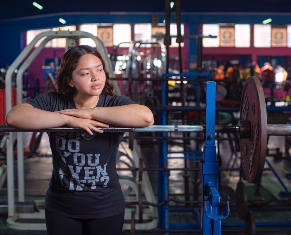 Ericka Dávila, atleta guatemalteca de levantamiento de potencia.