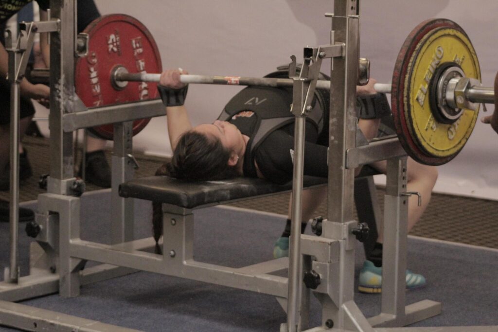 Ericka Dávila, atleta guatemalteca de levantamiento de potencia.