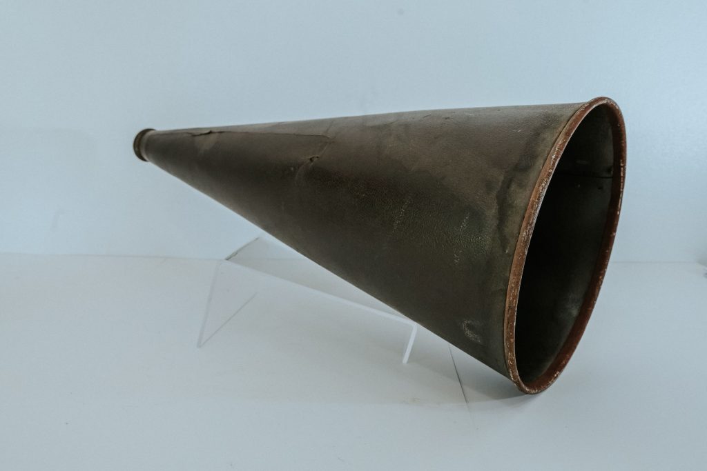 Este alta voz fue utilizado por los equipos de remo y canotaje que entrenaban en el Lago de Amatitlán en la década de 1940