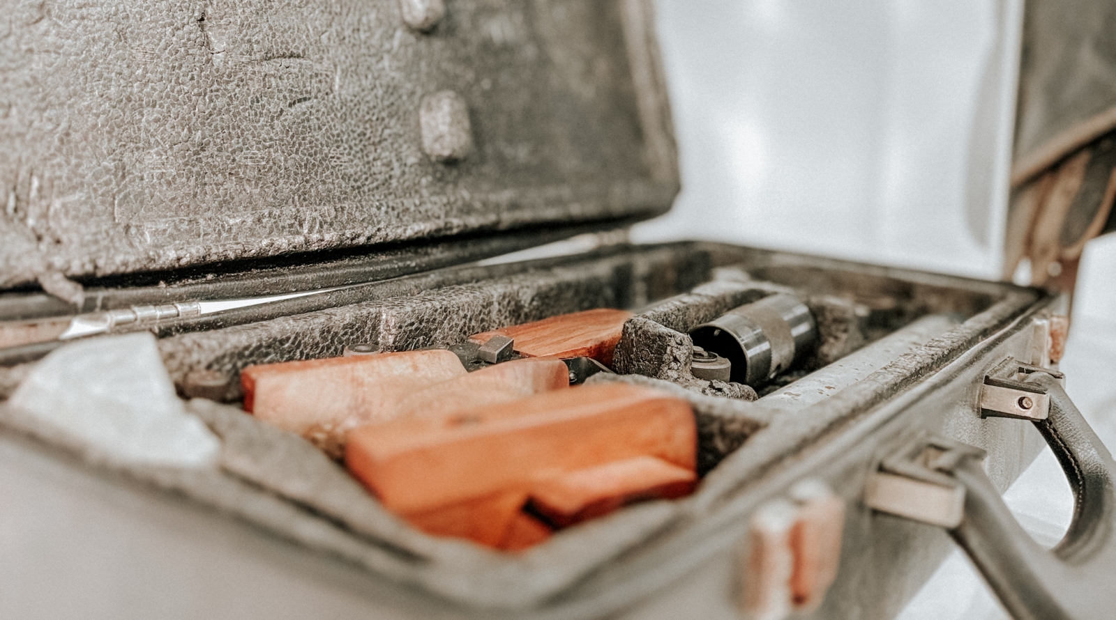 Pistola de aire comprimido Marca TAU-7, modelo 2005, utilizada en el campeonato NORCECA 2005 realizado en Guatemala