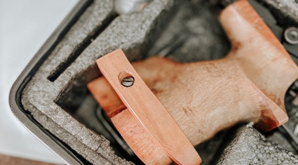 Pistola de aire comprimido Marca TAU-7, modelo 2005, utilizada en el campeonato NORCECA 2005 realizado en Guatemala