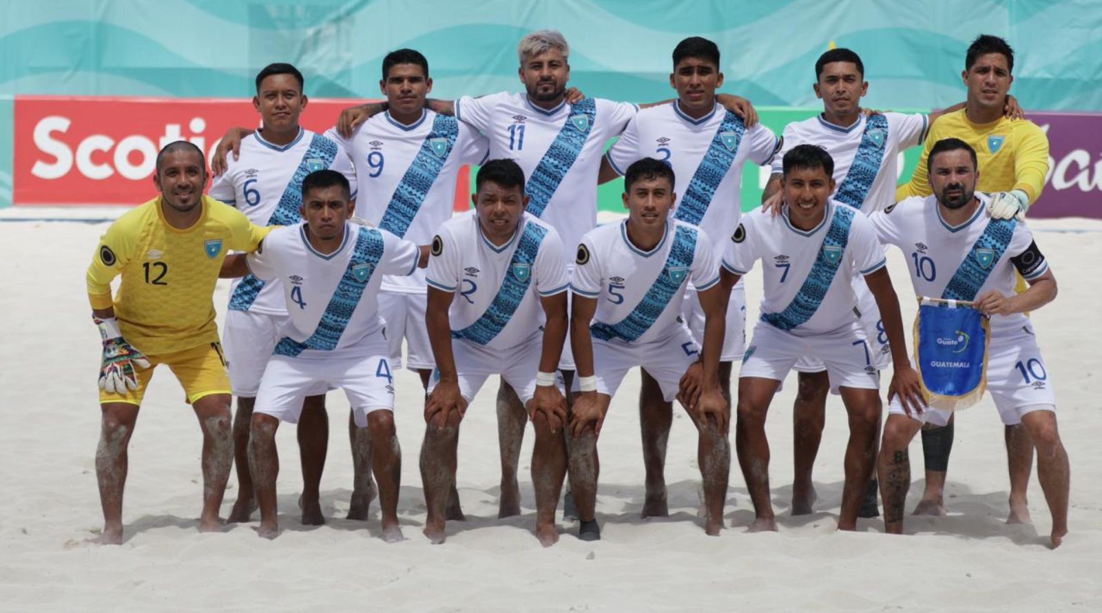 12 jugadores guatemaltecos de futbol de playa